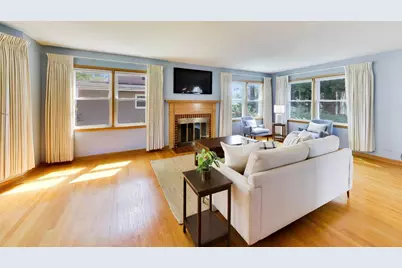228 S Dwyer Avenue, Arlington Heights, IL 60005 - Photo 2