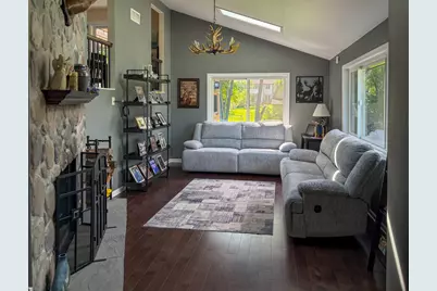 209 W Chicago Avenue, Westmont, IL 60559 - Photo 2