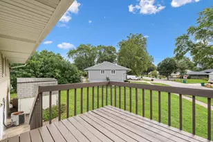 669 White Pine Rd, Buffalo Grove, IL 60089 - Photo 22