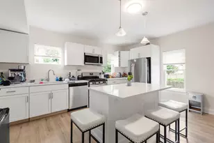 556 Caroline Pl, Waukegan, IL 60085 - Photo 8