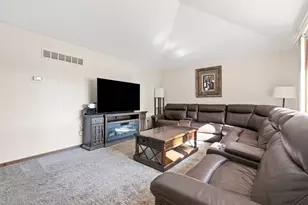 1713 Bataan St, Joliet, IL 60435 - Photo 4
