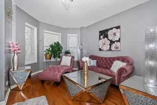 1319 W Foster Ave, Chicago, IL 60640 - Photo 2