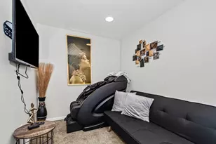 1319 W Foster Ave, Chicago, IL 60640 - Photo 14