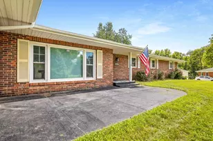 5420 Golden Prairie Cir, Rockford, IL 61109 - Photo 4