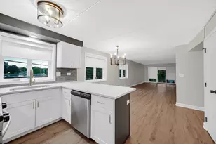 225 E Wing St, Arlington Heights, IL 60004 - Photo 12