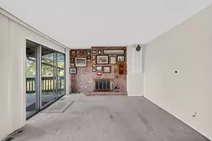 5515 E Lake Dr, Lisle, IL 60532 - Photo 4