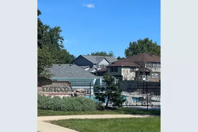 323 Meadow Court, Vernon Hills, IL 60061 - Photo 22