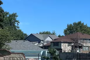 323 Meadow Ct, Vernon Hills, IL 60061 - Photo 22
