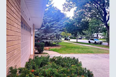 1221 W Lonnquist Boulevard, Mount Prospect, IL 60056 - Photo 22