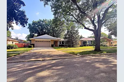 1221 W Lonnquist Boulevard, Mount Prospect, IL 60056 - Photo 1