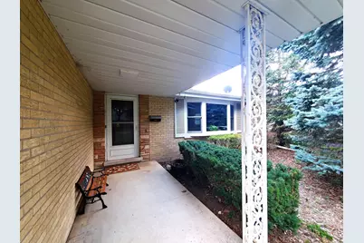 1221 W Lonnquist Boulevard, Mount Prospect, IL 60056 - Photo 12