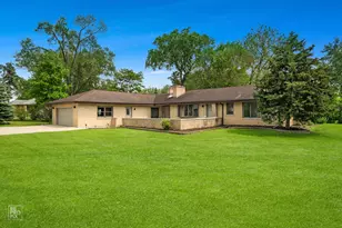 16W721 Red Oak St, Bensenville, IL 60106 - Photo 2