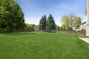 1616 Rolling Hills Dr, Crystal Lake, IL 60014 - Photo 38
