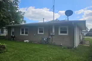 208 W 18th St, Rock Falls, IL 61071 - Photo 2