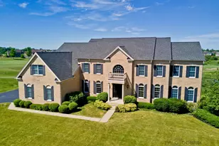8 Turnbury Ct, Hawthorn Woods, IL 60047 - Photo 2