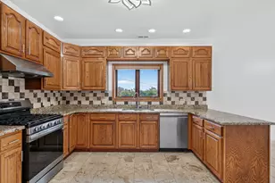 1046 S Main St, Lombard, IL 60148 - Photo 14