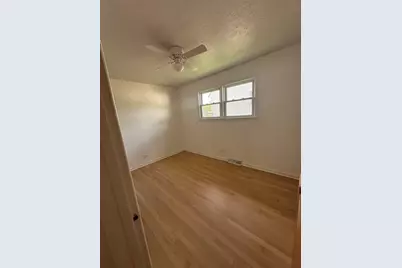 695 N Indiana Street, Elmhurst, IL 60126 - Photo 6