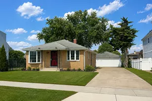 695 N Indiana St, Elmhurst, IL 60126 - Photo 1