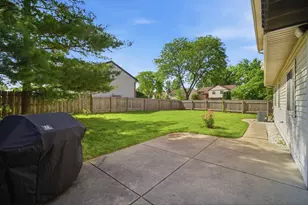 301 Horatio Blvd, Buffalo Grove, IL 60089 - Photo 24