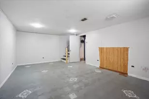 9115 N Gross Point Rd, Skokie, IL 60077 - Photo 10