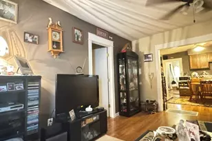 924 N George St, Clifton, IL 61727 - Photo 6