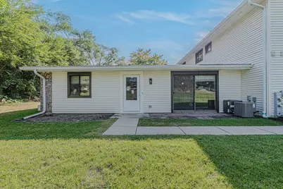 119 Brewster Court #B, Bloomingdale, IL 60108 - Photo 1