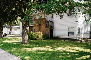 436 Russell Rd, Dekalb, IL 60115 - Photo 2
