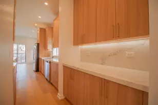 2042 W Washington Blvd, Chicago, IL 60612 - Photo 8