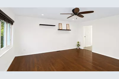 697 Hickory Drive, Buffalo Grove, IL 60089 - Photo 10