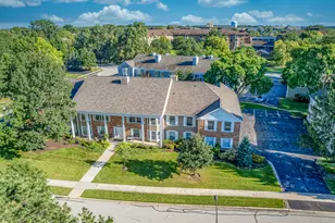1105 Spring Garden Cir, Naperville, IL 60563 - Photo 2