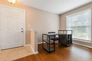 1105 Spring Garden Cir, Naperville, IL 60563 - Photo 6