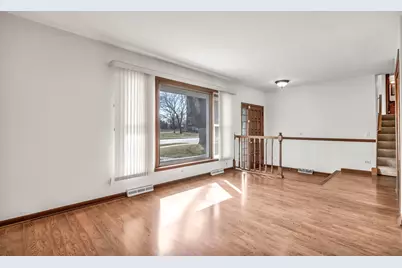 9230 N Callero Drive, Niles, IL 60714 - Photo 2
