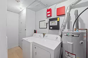 9388 Bay Colony Dr, Des Plaines, IL 60016 - Photo 24