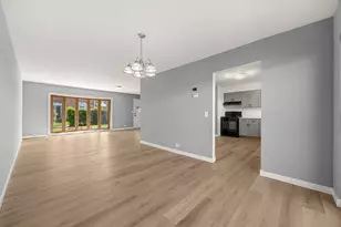8812 Dee Rd, Des Plaines, IL 60016 - Photo 6