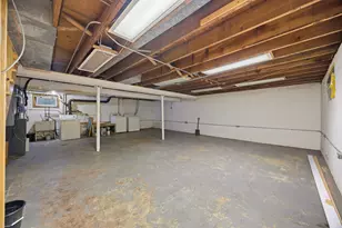 8812 Dee Rd, Des Plaines, IL 60016 - Photo 18