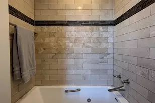 5555 S Everett Ave, Chicago, IL 60637 - Photo 12