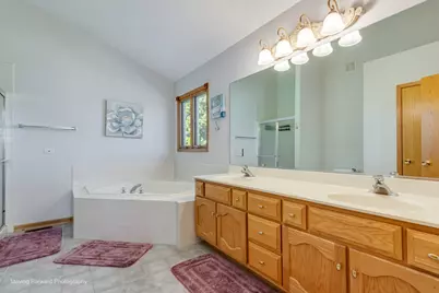 8220 Rutherford Drive, Woodridge, IL 60517 - Photo 26