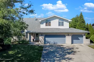 8220 Rutherford Dr, Woodridge, IL 60517 - Photo 1