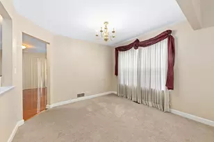 3202 Whitney Rd, Aurora, IL 60502 - Photo 8