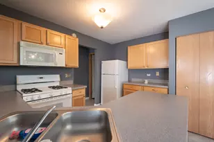 867 Symphony Dr, Aurora, IL 60504 - Photo 16