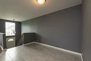 867 Symphony Dr, Aurora, IL 60504 - Photo 8