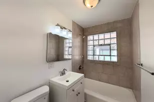 6328 N Troy St, Chicago, IL 60659 - Photo 12