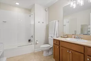230 W Division St, Chicago, IL 60610 - Photo 12