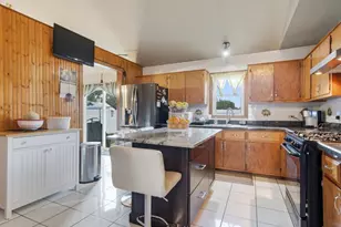 2010 Watertower Pl, Crest Hill, IL 60403 - Photo 20