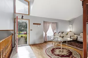 2010 Watertower Pl, Crest Hill, IL 60403 - Photo 10