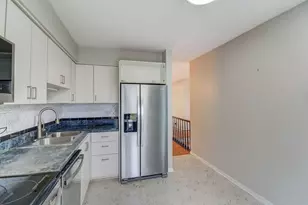 917 Burgess Cir, Buffalo Grove, IL 60089 - Photo 10