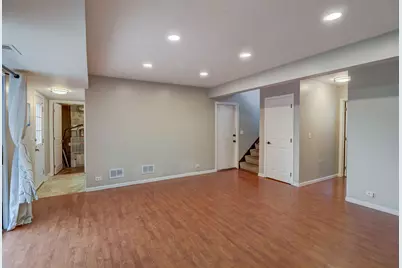 917 Burgess Circle, Buffalo Grove, IL 60089 - Photo 14