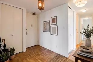 601 E 32nd St, Chicago, IL 60616 - Photo 8