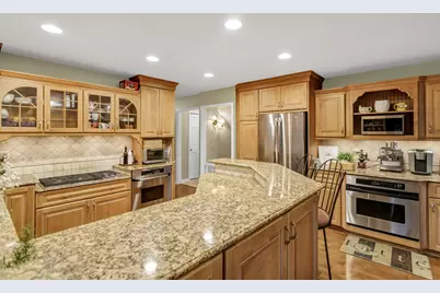 985 Chapel Court N, Glen Ellyn, IL 60137 - Photo 18