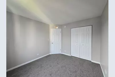 652 S Rosehall Lane, Round Lake, IL 60073 - Photo 12